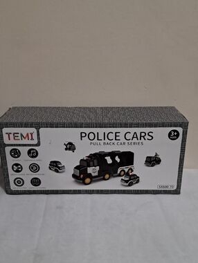 Black & White Police Pull-Back Vehicle Playset